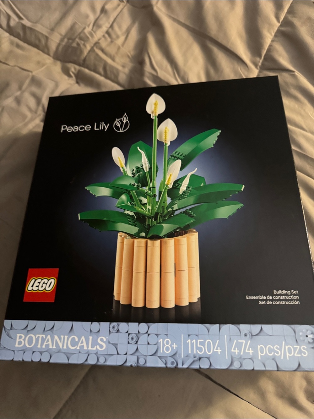 LEGO Peace Lily Botanicals Set in Green, White and Tan